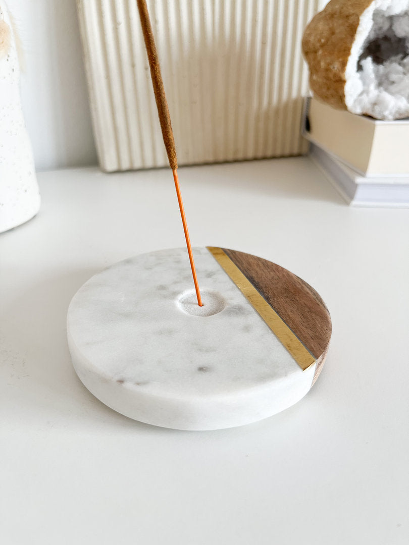 Räucherstäbchenhalter aus Marmor mit Holz und Messing