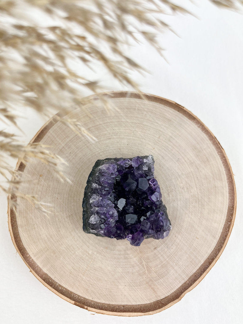 Amethyst Drusenstück aus Uruguay, dunkellila