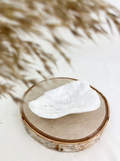 Schöne Schale aus weißem Calcit "Alabastercalcit"