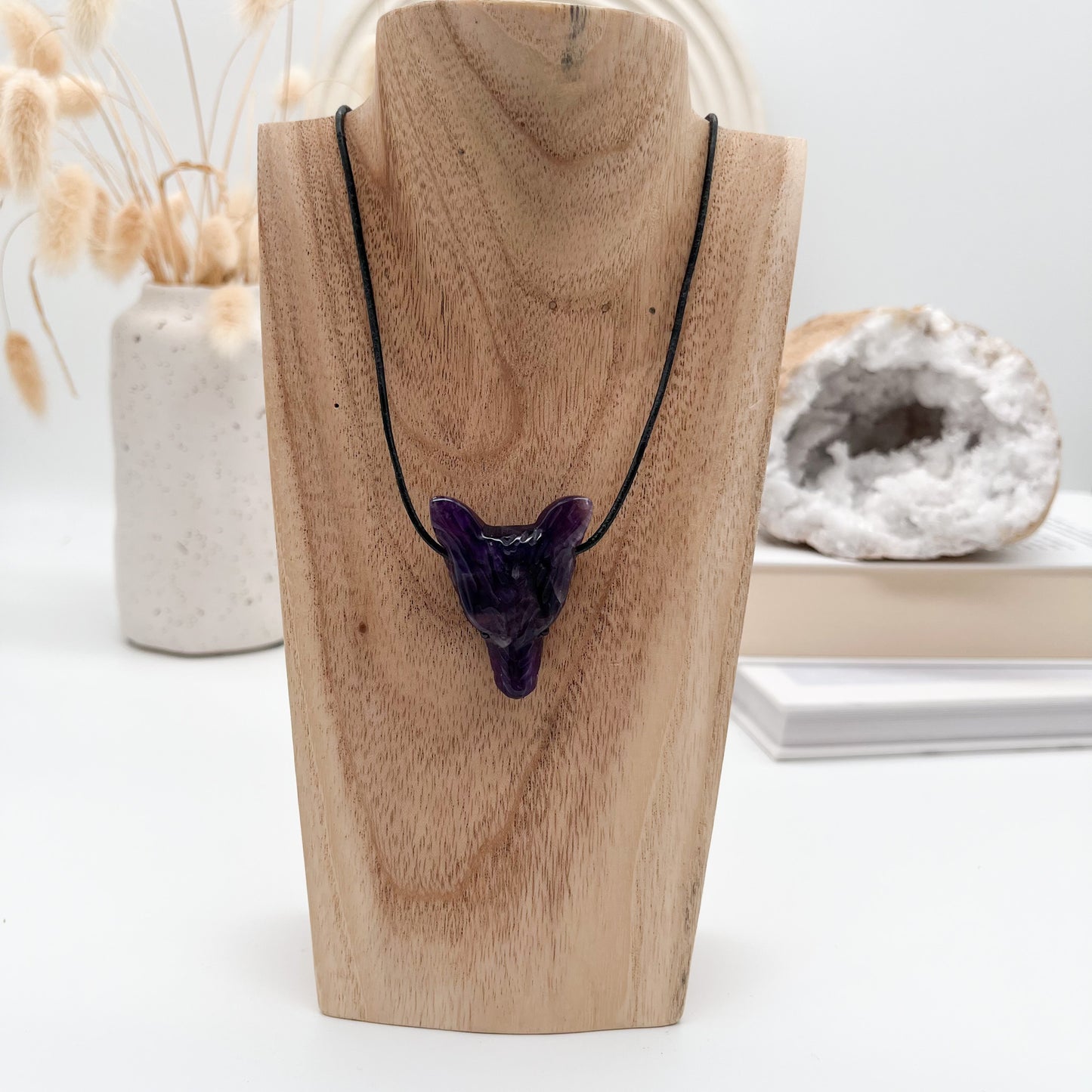 Amethyst Wolfskopf Anhänger mit Lederkette