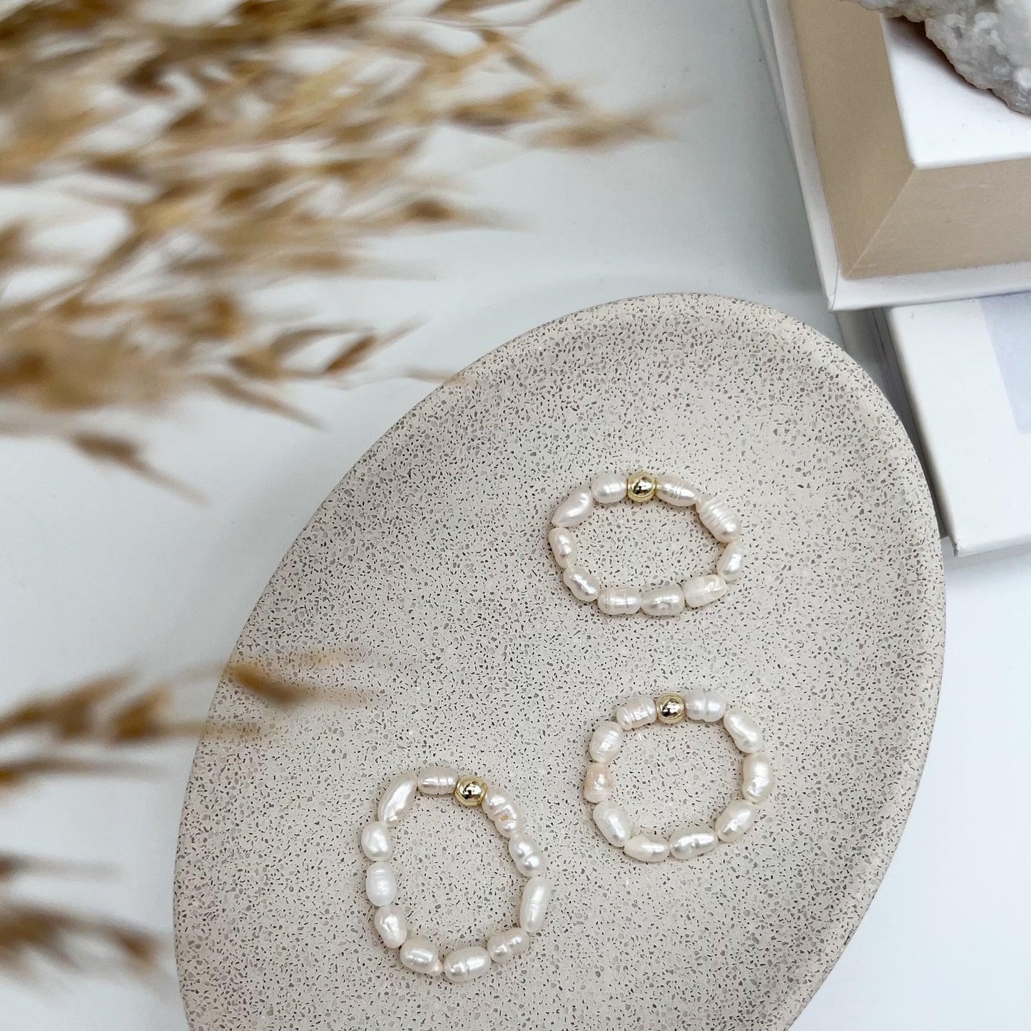 Süßwasser Perle Ring mit goldfarbenen Elementen ☾ HANDMADE