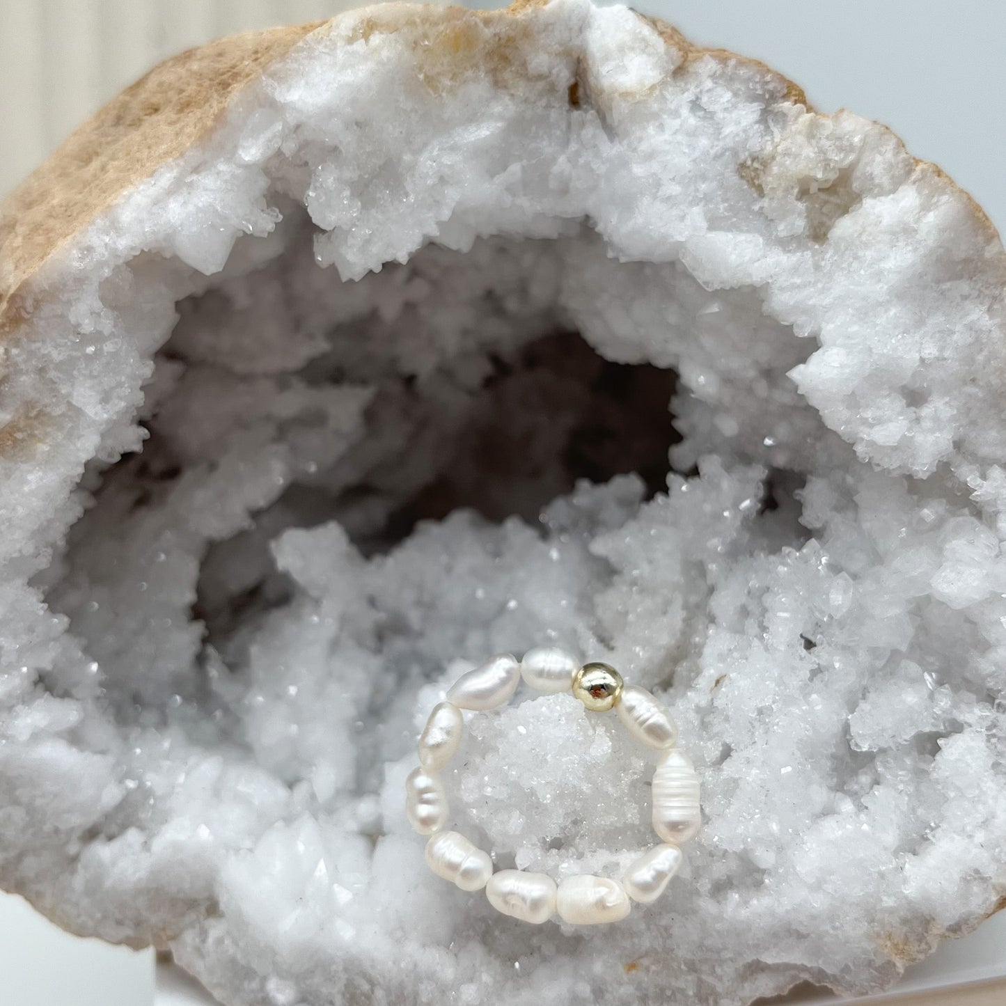 Süßwasser Perle Ring mit goldfarbenen Elementen ☾ HANDMADE
