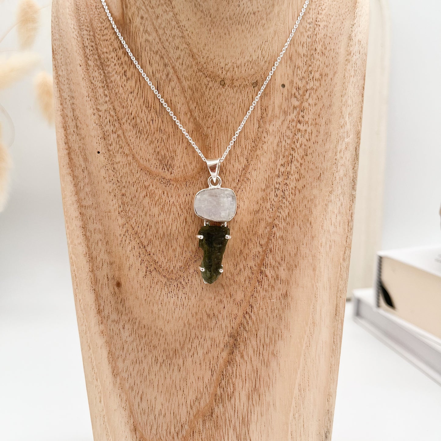 Magischer 💫Moldavit-Mondstein🌙💚 Anhänger, mit Kette