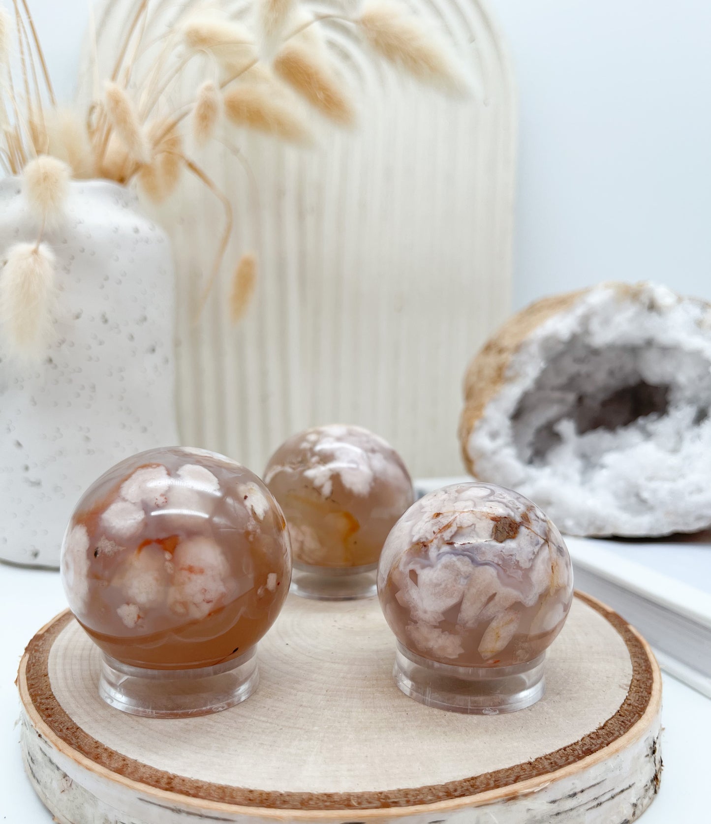 Schöne Kirschblütenchalcedon Kugel für Selbstliebe & Neuanfang 🌸