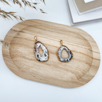Erdender Anhänger Achat-Geode, goldfarben 🌱🤎