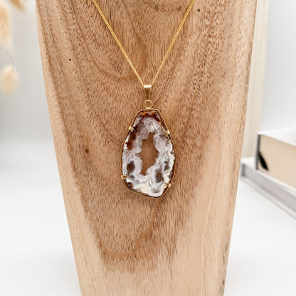 Erdender Anhänger Achat-Geode, goldfarben 🌱🤎