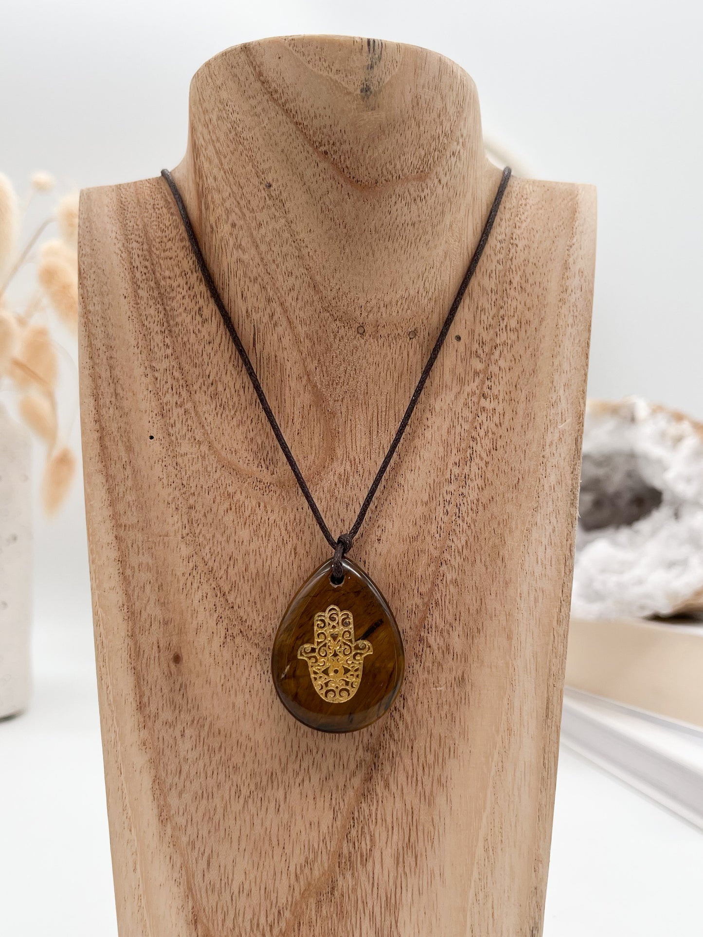 Tigerauge Anhänger mit 🌟goldfarbener Gravur "Fatimas Hand"