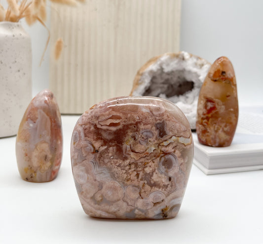 Sehr schöne🌸 Kirschblüten Chalcedon 🩷Free Form, entfalte dein Potenzial und lass deine 💫Persönlichkeit erblühen
