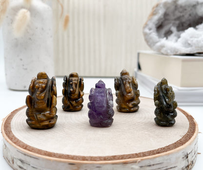 Schöne Ganesha Gravur, verschiedene Steinsorten