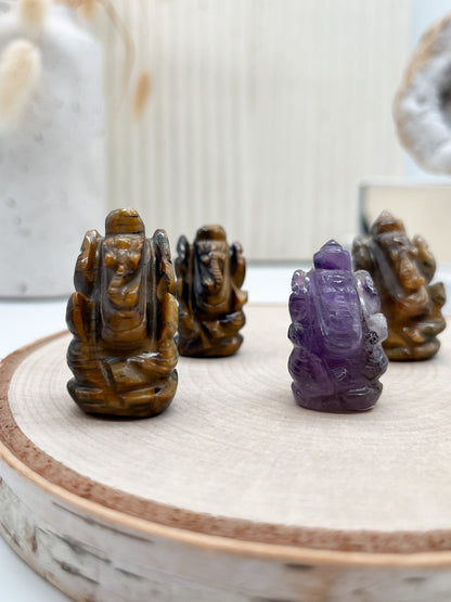 Schöne Ganesha Gravur, verschiedene Steinsorten