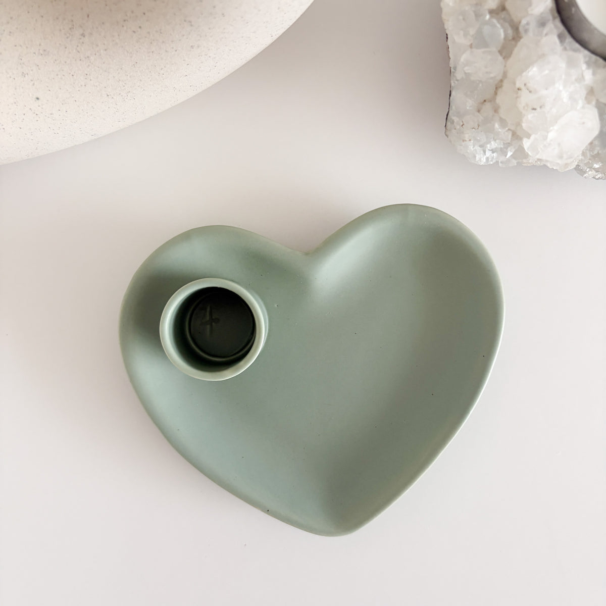 Schöner, grüner Palo Santo Halter aus Keramik in Herzform💚
