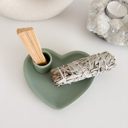 Schöner, grüner Palo Santo Halter aus Keramik in Herzform💚