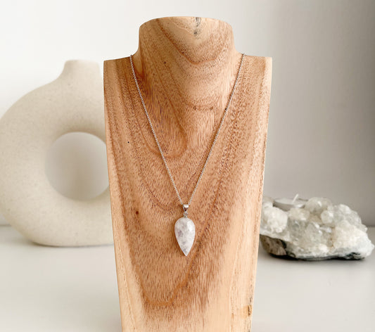 Weißer Labradorit Anhänger 💫 Neuanfang & weibliche Ausstrahlung