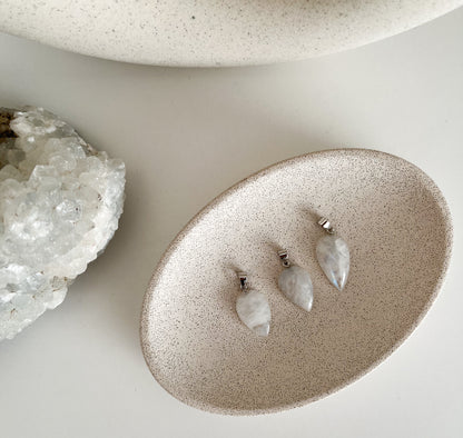 Weißer Labradorit Anhänger 💫 Neuanfang & weibliche Ausstrahlung