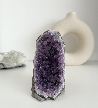 Schöne Amethyst 💜Free Form, fördert eine gute 🏡Raumenergie 💫
