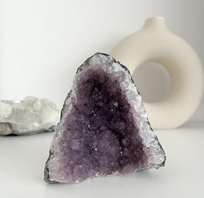 Schöne Amethyst 💜Free Form, fördert einen💫 besseren Schlaf 🛌🏼