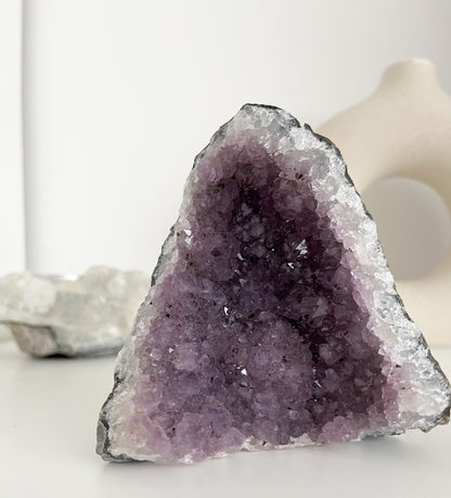 Schöne Amethyst 💜Free Form, fördert einen💫 besseren Schlaf 🛌🏼