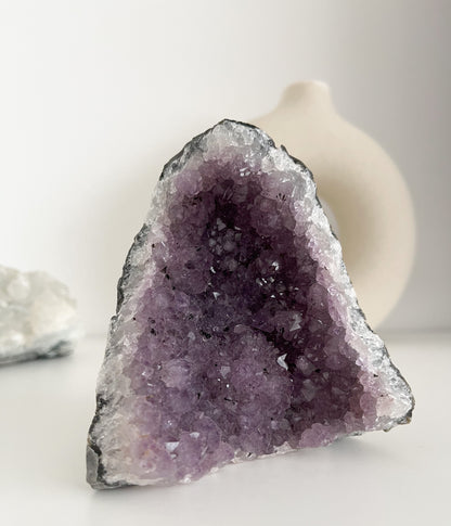 Schöne Amethyst 💜Free Form, fördert einen💫 besseren Schlaf 🛌🏼