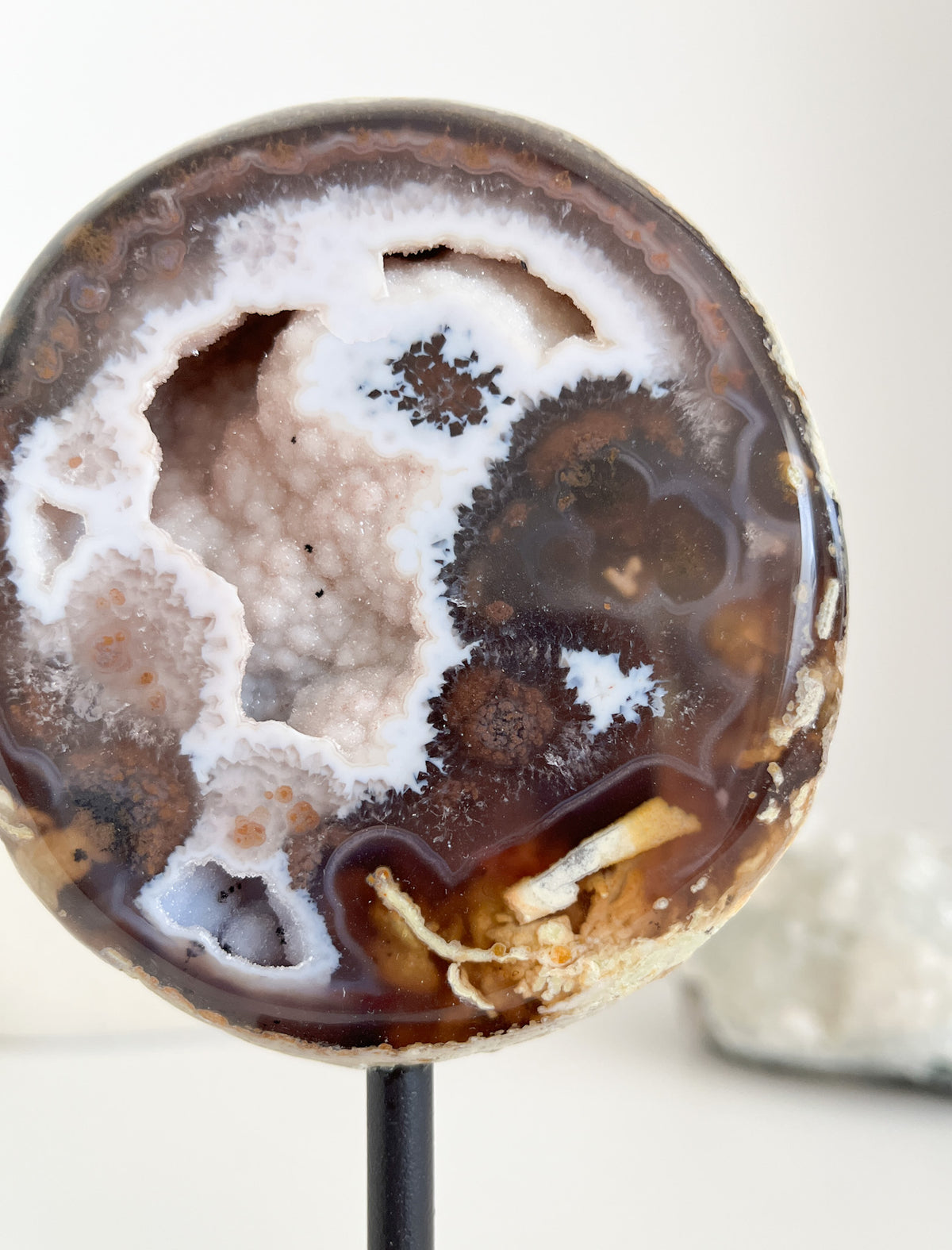 Wunderschöner druzy Achat auf Ständer