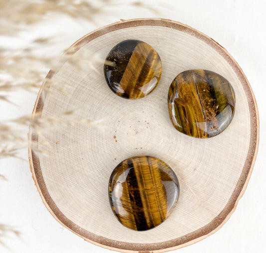 Tigerauge Scheibenstein, bietet 🛡️Schutz vor negativen Energien, bringt 🍀Glück u. Wohlstand